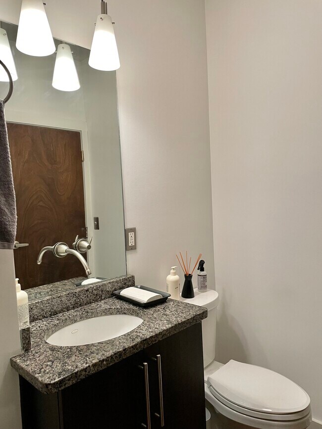 Photo - 1253 Caroline St NE Unit 222