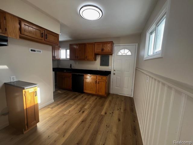 Photo - 17358 Reed St