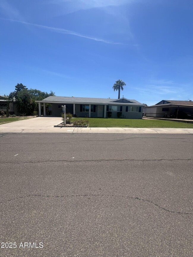 Building Photo - 125 E Papago Dr Rental