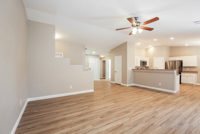 Photo - 5113 Pebble Rim St