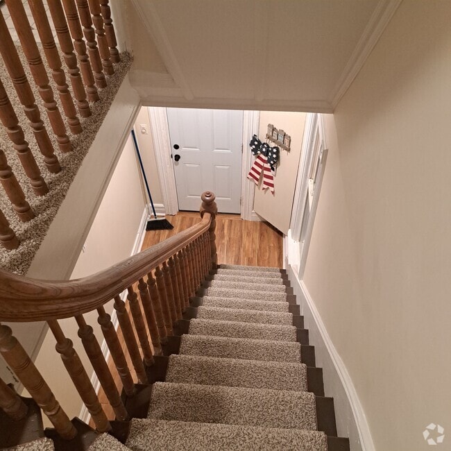 Building Photo - 85 W Hanover Ave Unit #2 Rental