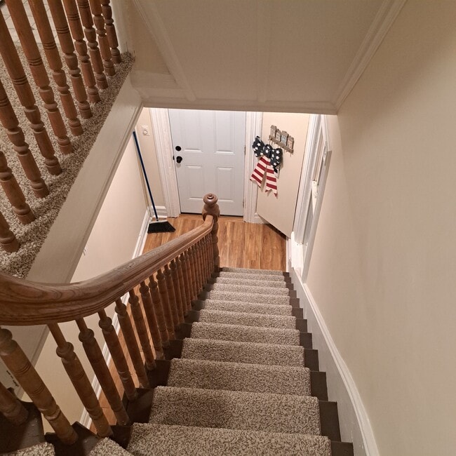 Front door entrance - 85 W Hanover Ave Apartment Unit #2