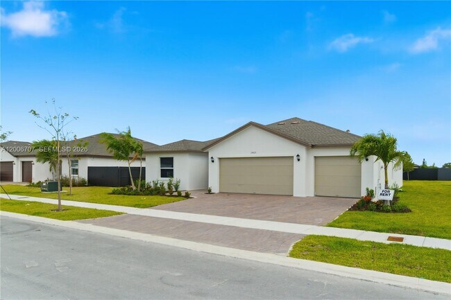 Photo - 17435 SW 285th St