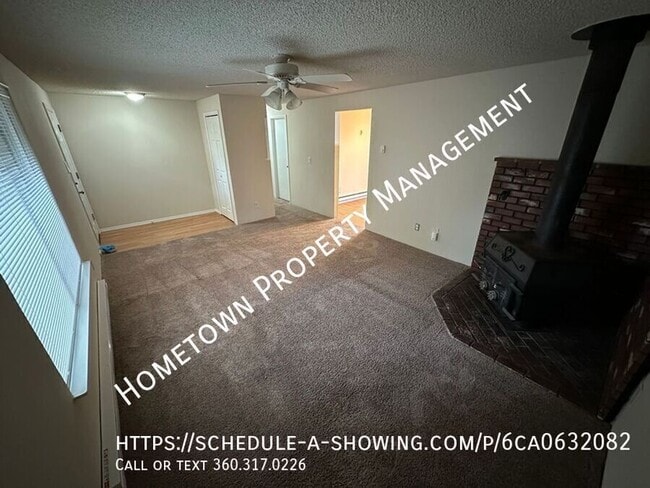 Photo - 5040 Carole Dr NE