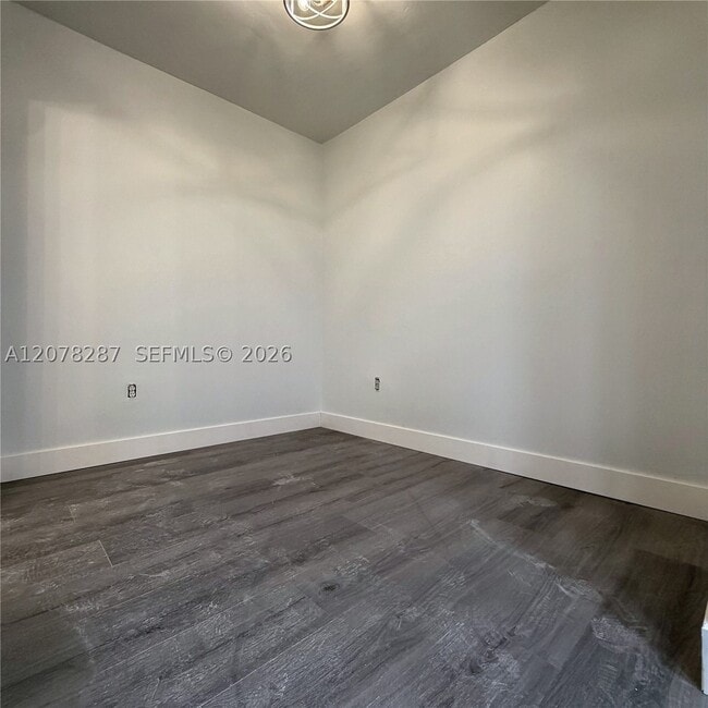 120 Douglas Rd Unit 405