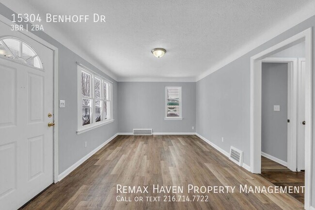 Photo - 15304 Benhoff Dr