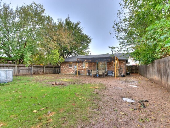Photo - 605 SW 10th St