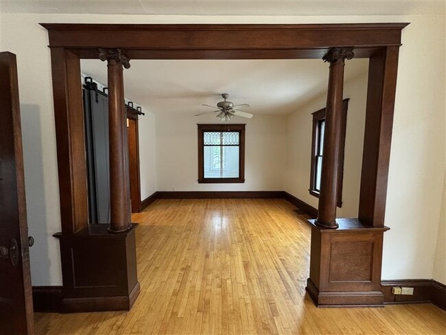 Living room - 220 Penn Ave S