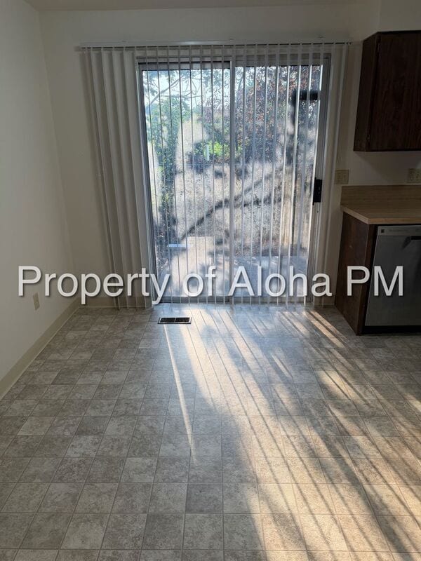Photo - 2012 Hailey Ln