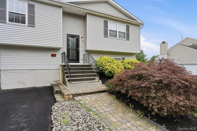 Photo - 17 Watkins Dr