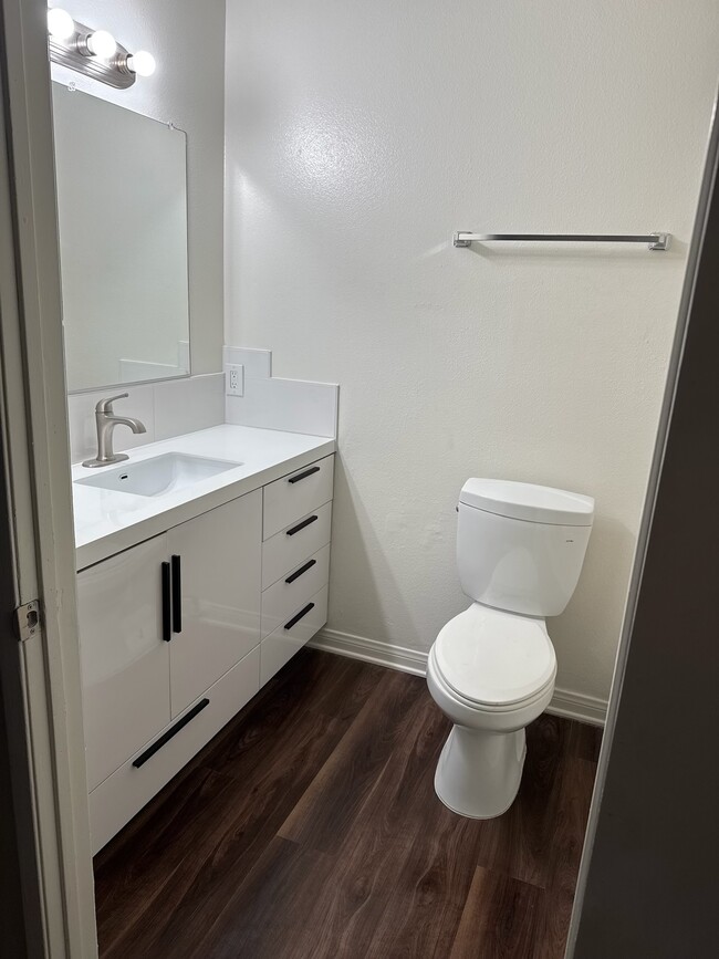 Photo - 824 Minor St