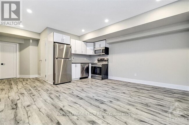 Photo - 1307 Thames St