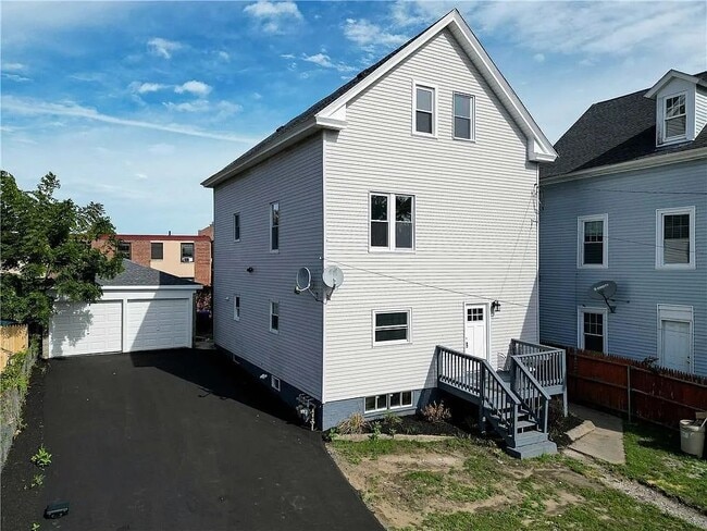 Building Photo - 213 Pavilion Ave Unit 3