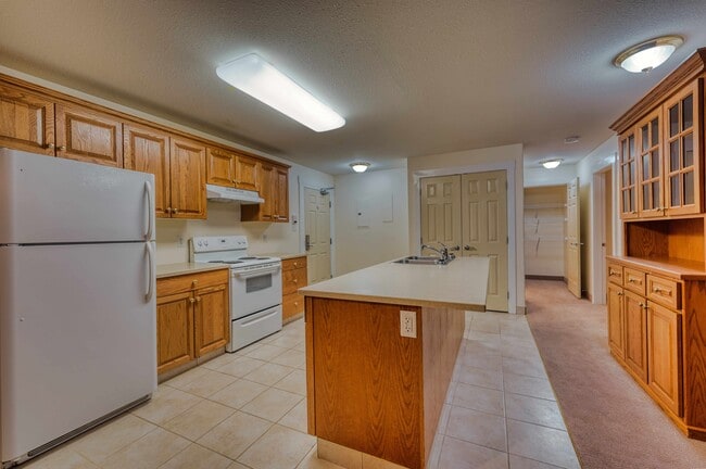 Building Photo - 5623 54 St