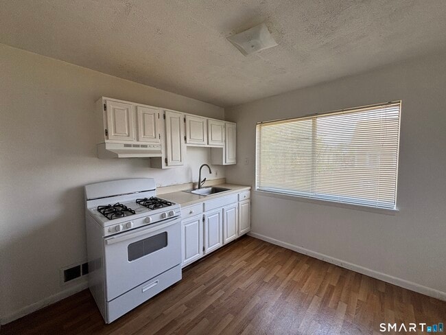 Photo - 276 East Ave