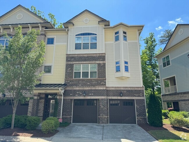 Building Photo - END UNIT 3 Bed | 2.5 Bath Townhouse in Mor...