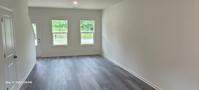 Photo - Charming 3 Bedroom, 2.5 Bath House Located in the Gated Community of River Rock in Statesville, NC