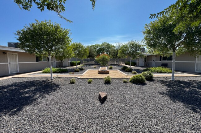 Photo - 1Bed/1Bath Ground Floor Apt at McDowell Rd/52nd St! Ready for Immediate Move-In!