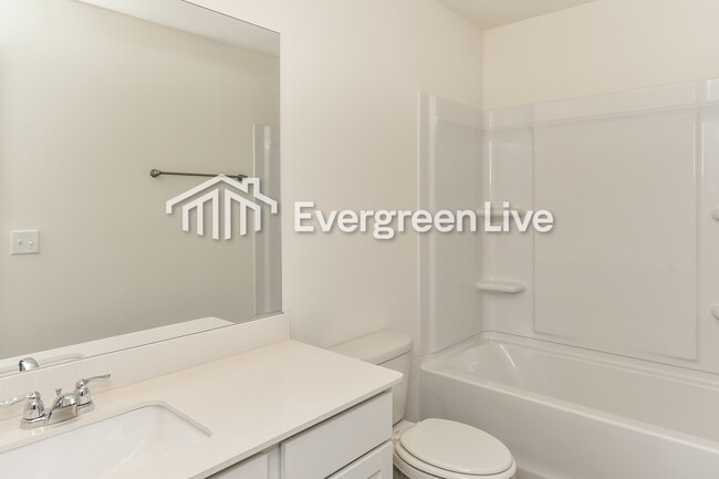 Photo - 169 Snowdrop Ave