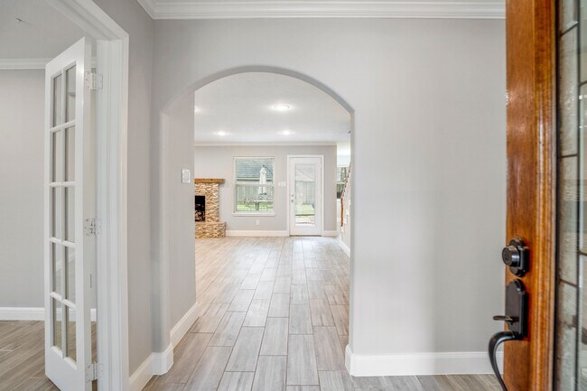 Photo - 7607 Wycomb Ln