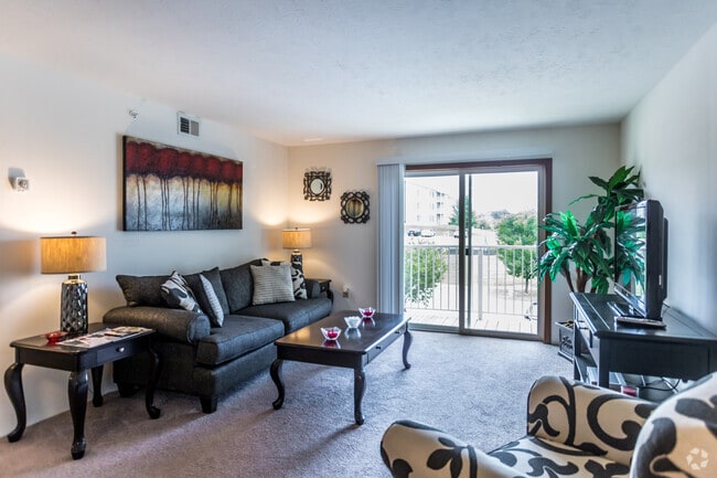 2HAB, 1BA - 960SF