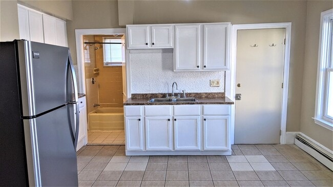 Photo - 8-12 Flora Street Unidad 8 Flora Street,  #2