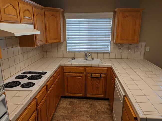 Photo - Wonderful home close to Clovis North and Copper River offering a large backyard, updated fixtures...