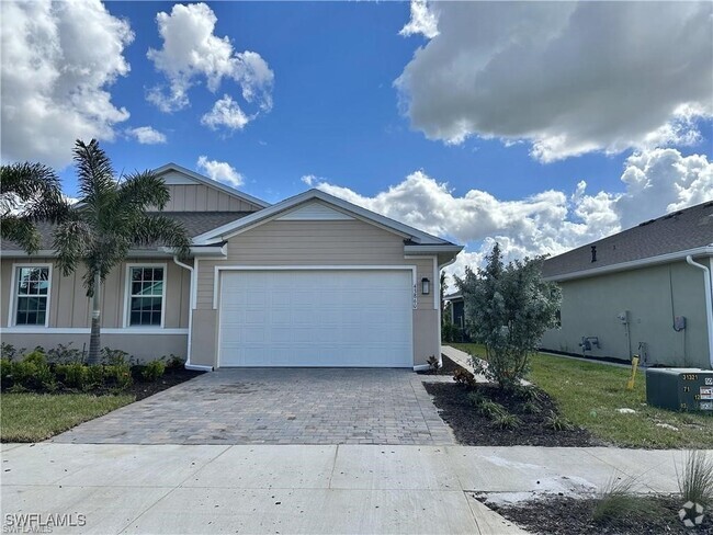 Building Photo - 43860 Blue Heron Ln Rental