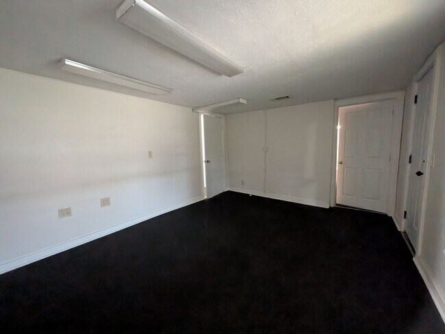 Photo - 1020 N Main St