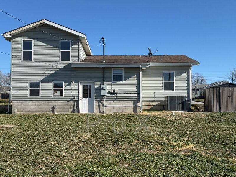 Photo - 2226 S Moffet Ave