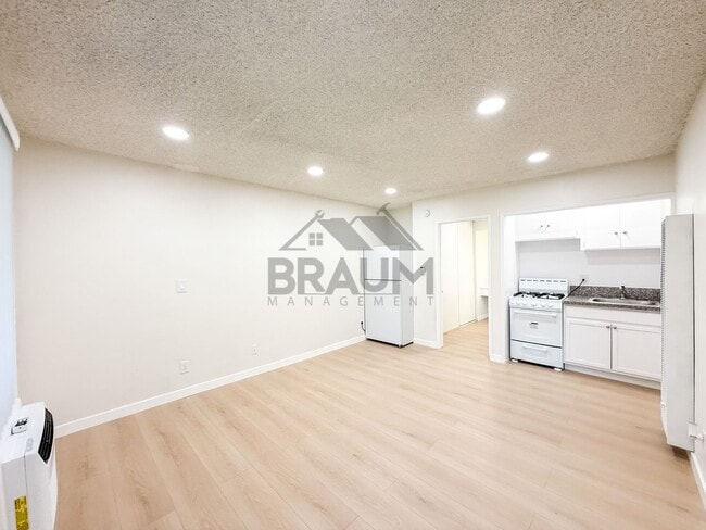 Building Photo - 18350 Napa St Unit 24