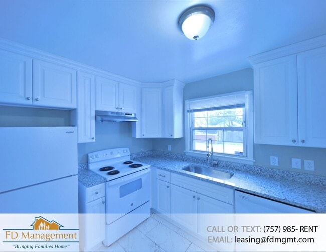 Building Photo - Coming Soon - Available Mid January 3 Bedroom