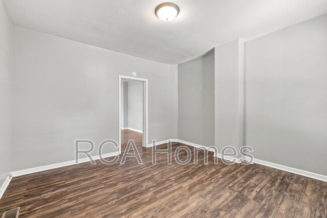 Photo - 1013 E Legrande Ave