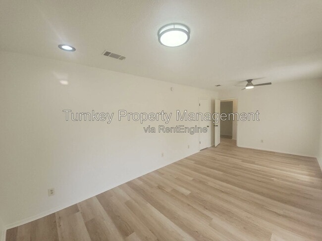 1805 Joyce Ct