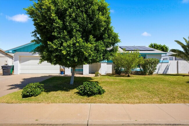 Building Photo - 656 W Pecos Ave