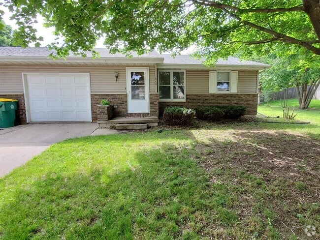 Building Photo - 840-842-842 Aphrodite Rd Rental