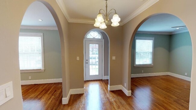 Photo - 7BR/4.5BA Home Near UTK | Greek Life & Gro...