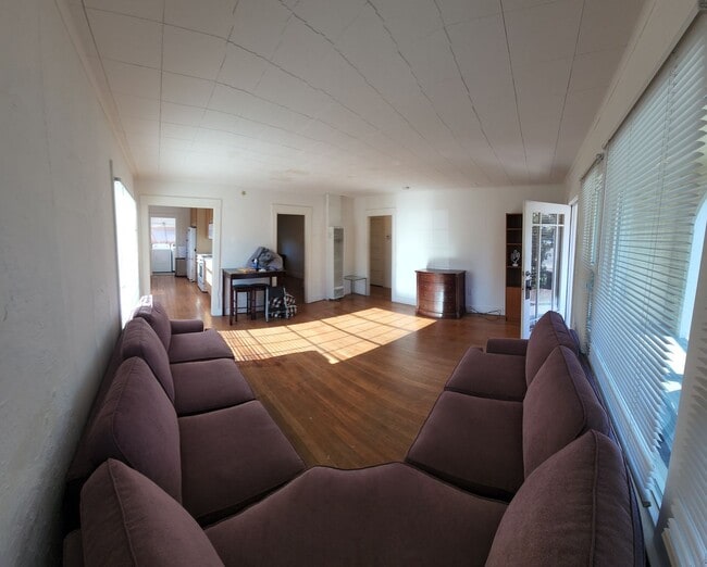 Photo - Jeffrey and Foothill Properties Unidad Foothill 304