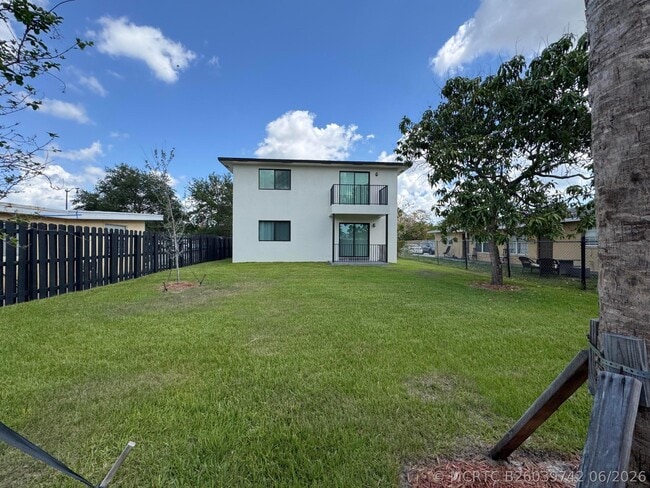 Photo - 400 NE 30th St