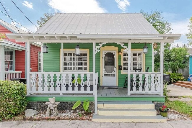 Building Photo - 76 Abbott St