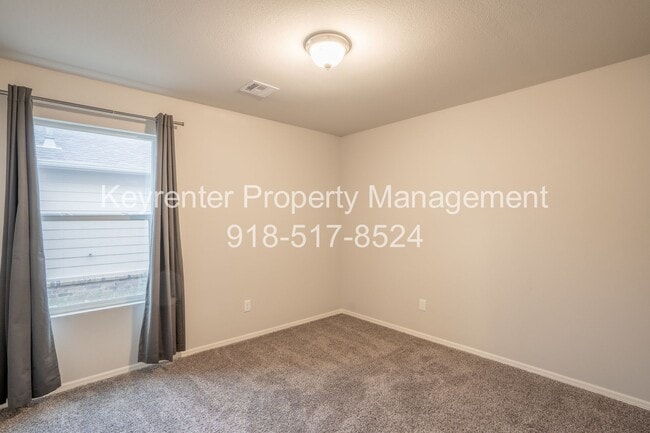 Photo - 4 bed/2 bath!