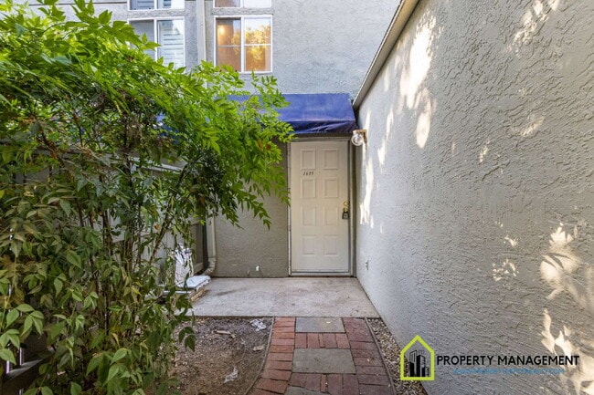 Photo - Remodeled Downtown Condo Rental