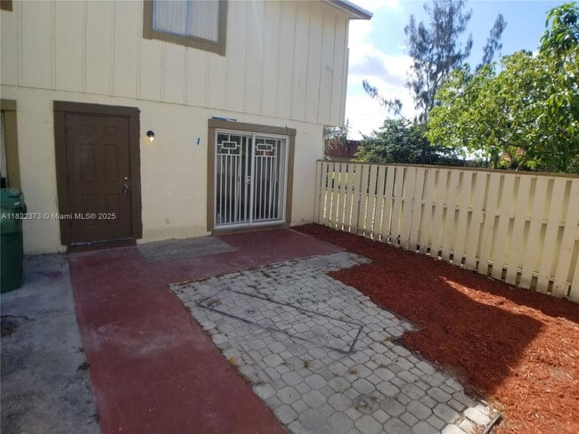 5834 NW 21st St Townhome Townhome - Image 