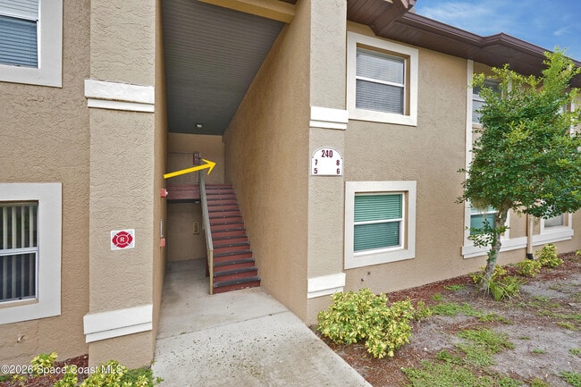 240 Spring Dr Unit 8