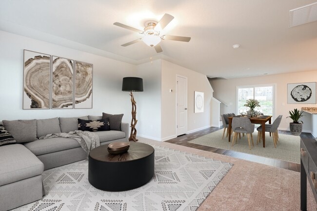 Photo - 2094 Southlea Dr