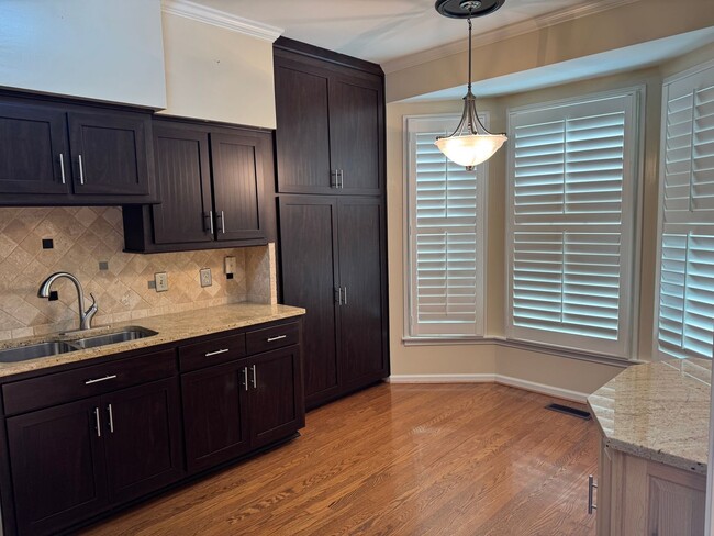 Photo - 2BR Bellevue Townhome