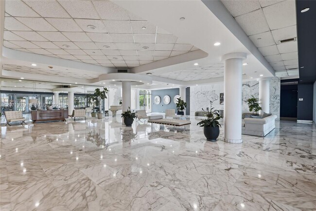 Photo - 5055 Collins Ave Unit 11F