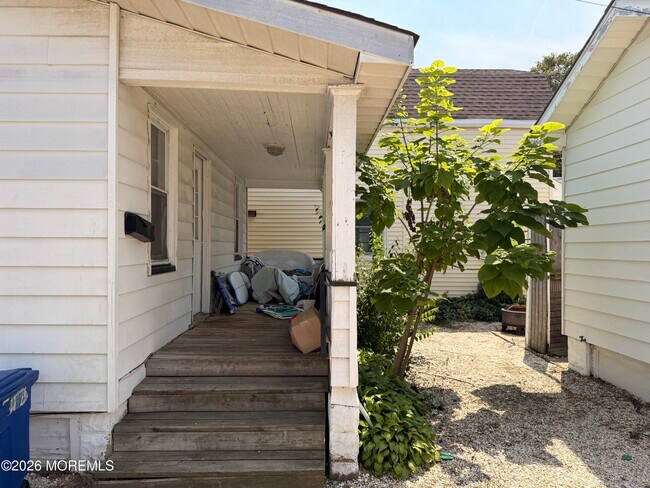 Photo - 1710 B St
