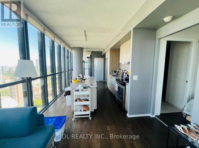 Photo - 101 Charles St E Unité 2810