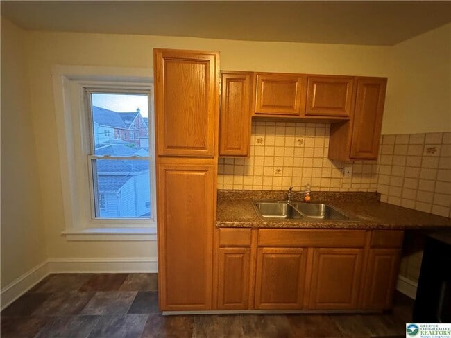 Photo - 926 Broadway